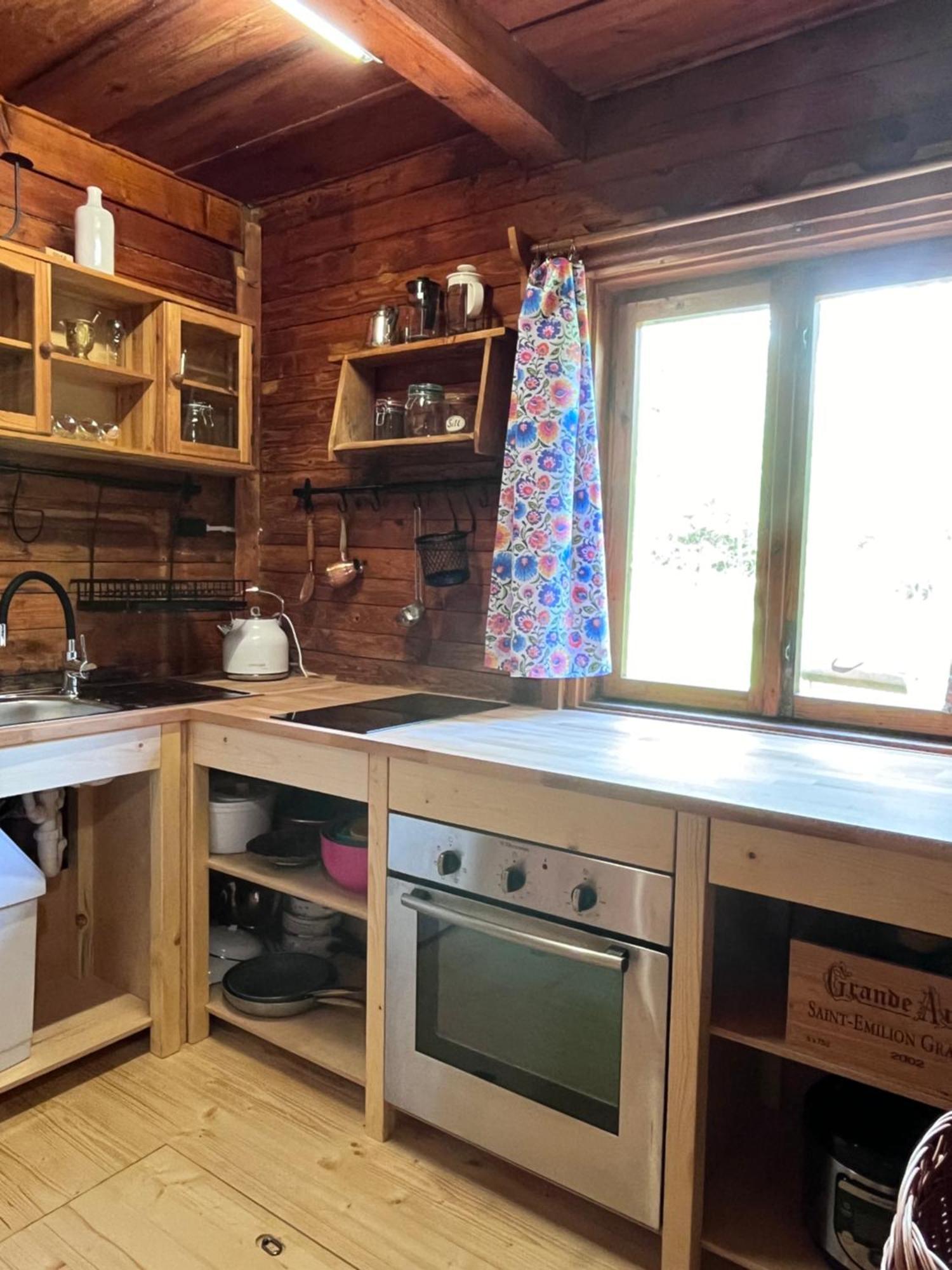 Drewniany Domek Bb Nad Rzeka Powrożnik Exteriör bild